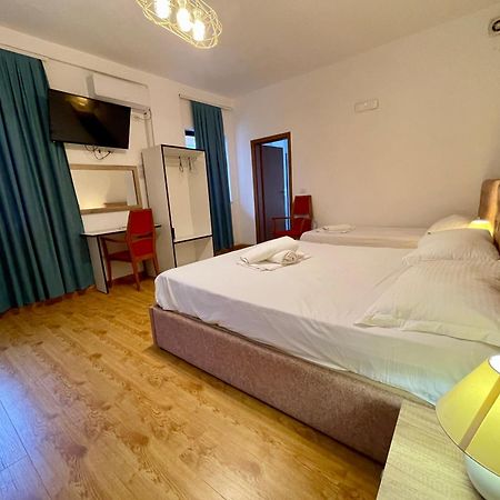 Hotel Globo Durrës Zewnętrze zdjęcie