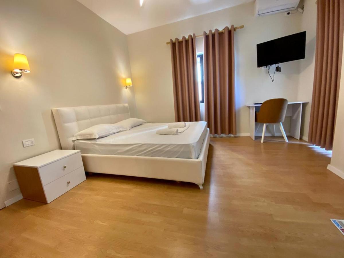 Hotel Globo Durrës Zewnętrze zdjęcie