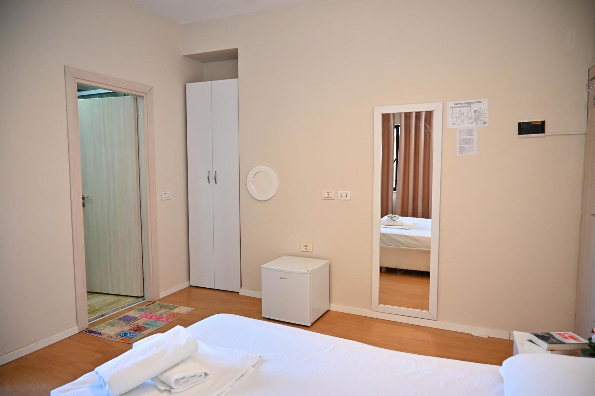 Hotel Globo Durrës Zewnętrze zdjęcie